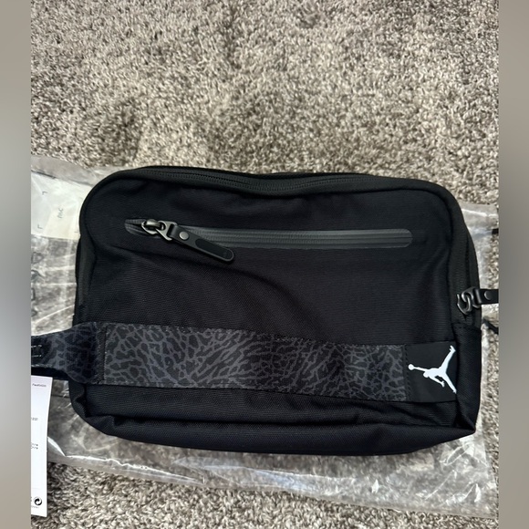 Jordan Toiletry Bag - Picture 1 of 6